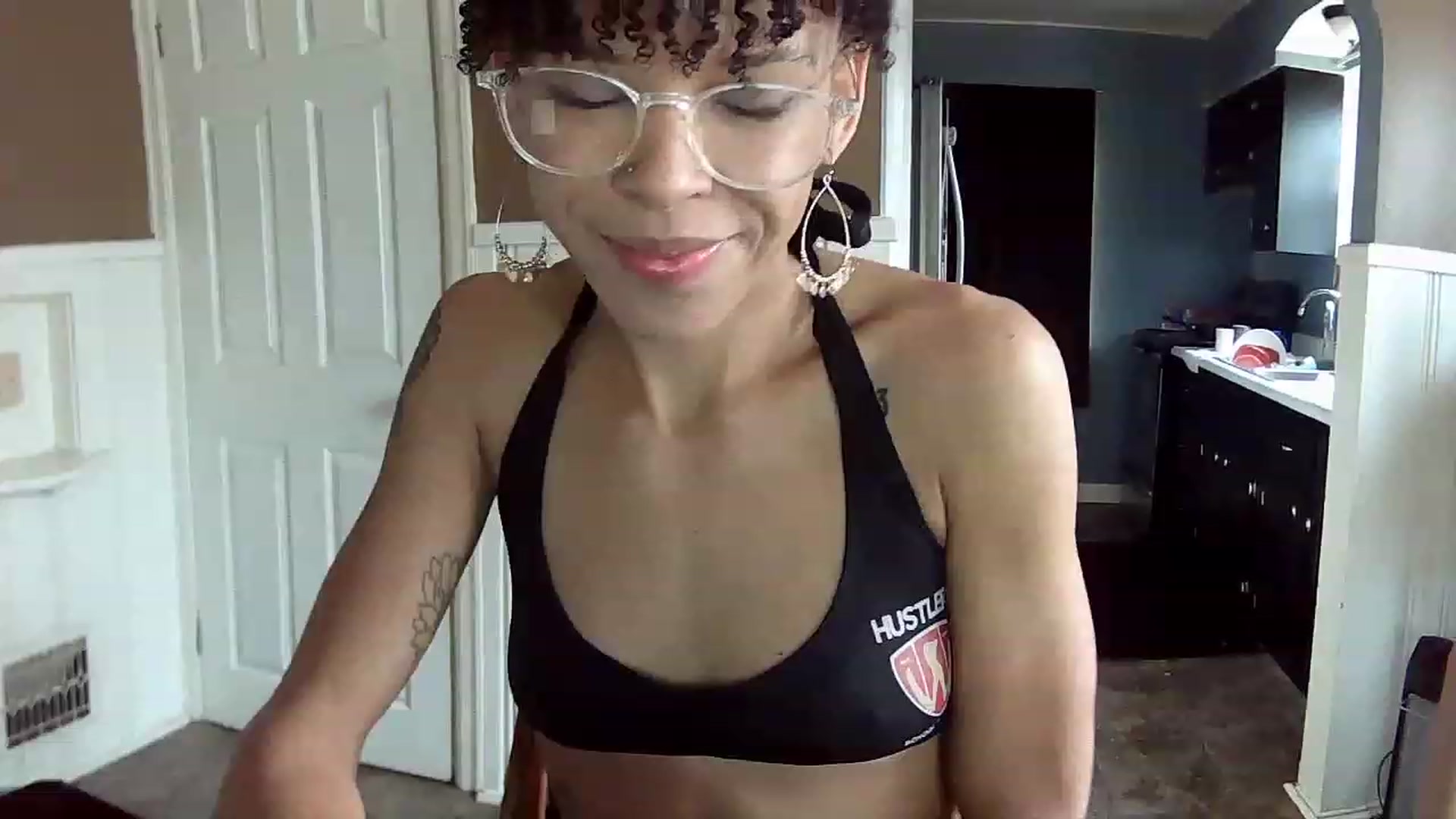 Gallery image thumbnail from SmileyAngel44's myfreecams stream on, 12/09/2022, 15:25 image 1 of 20