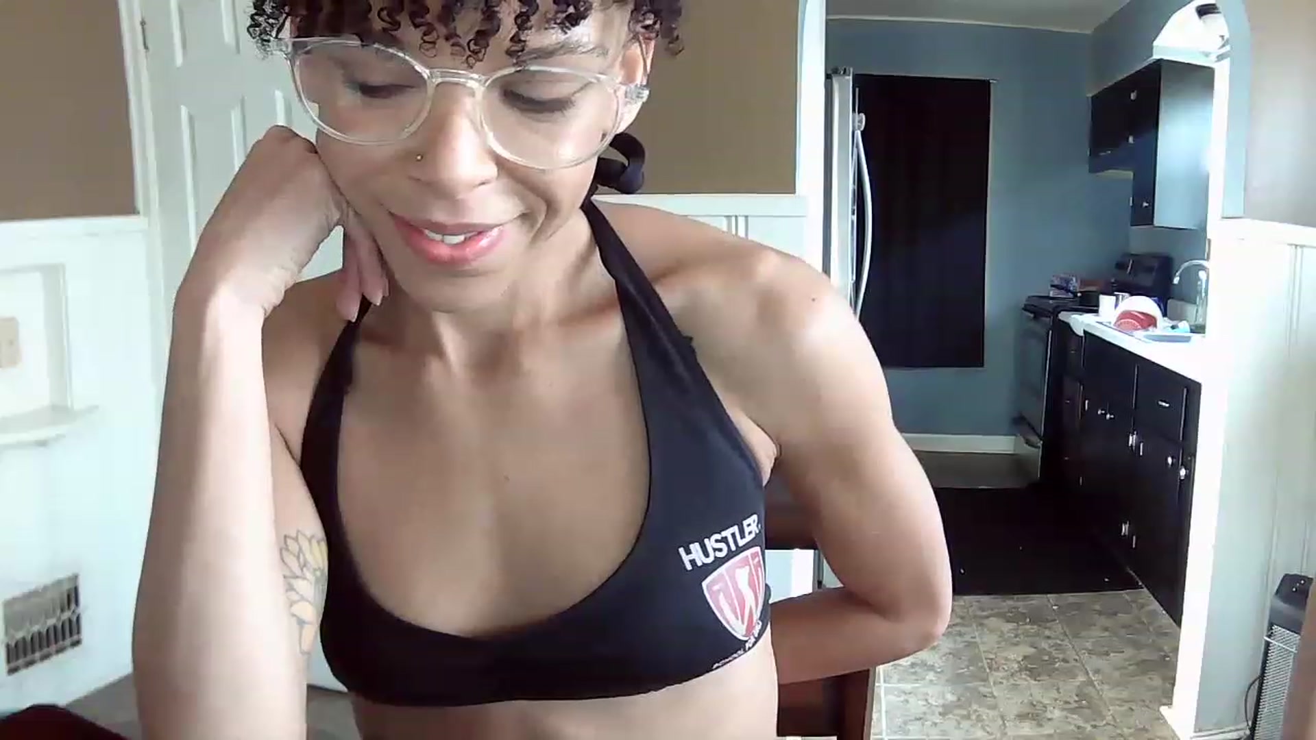 Gallery image thumbnail from SmileyAngel44's myfreecams stream on, 12/09/2022, 15:25 image 19 of 20