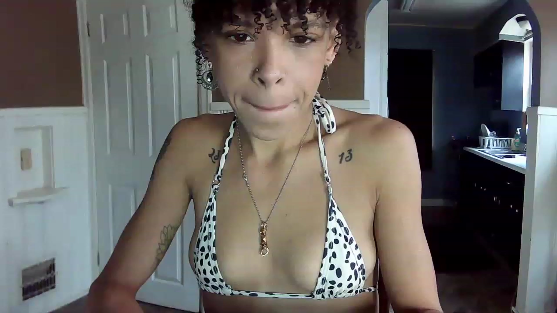 Gallery image thumbnail from SmileyAngel44's myfreecams stream on, 12/12/2022, 15:49 image 1 of 20
