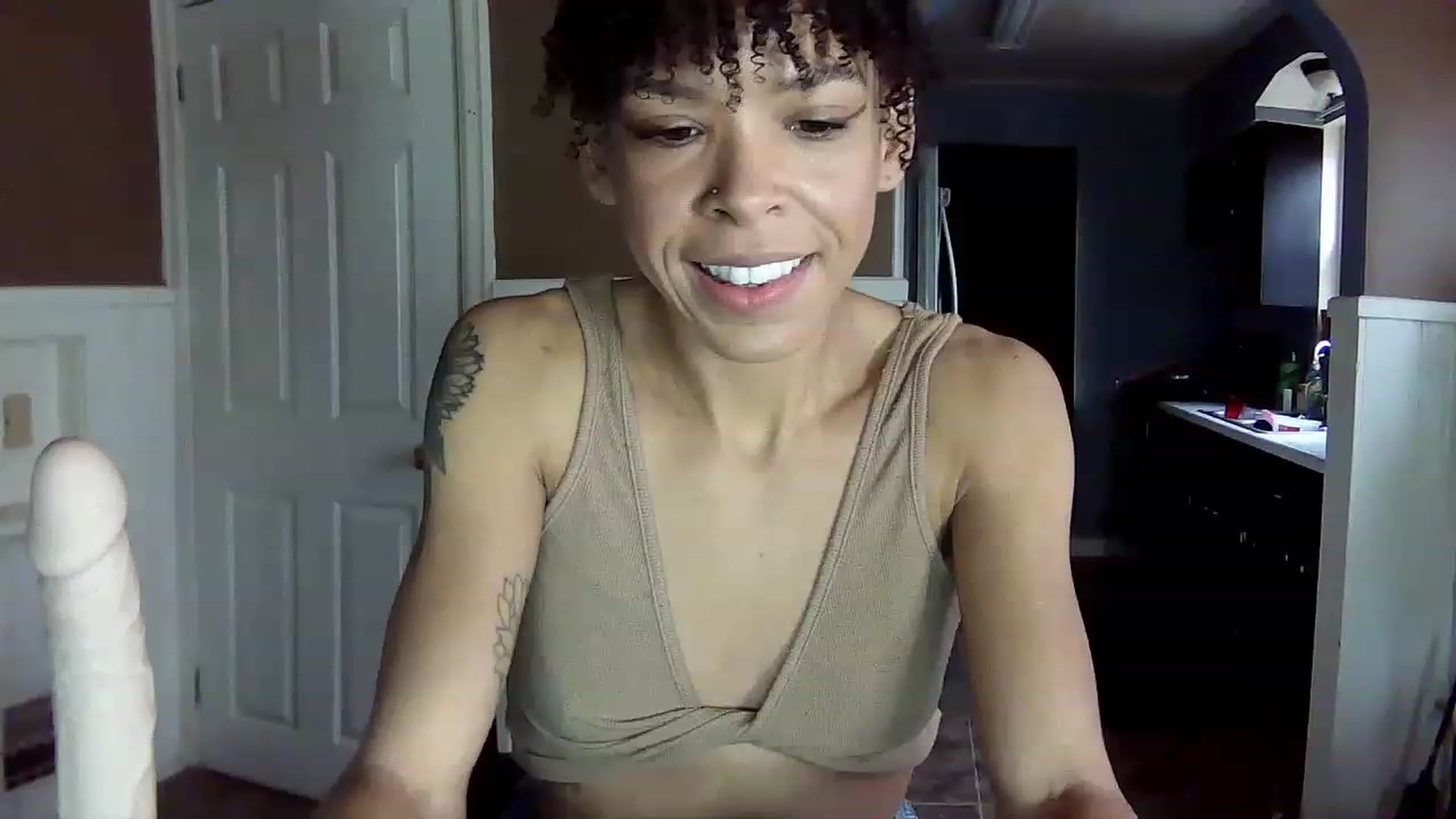 Gallery image thumbnail from SmileyAngel44's myfreecams stream on, 12/15/2022, 13:55 image 18 of 20