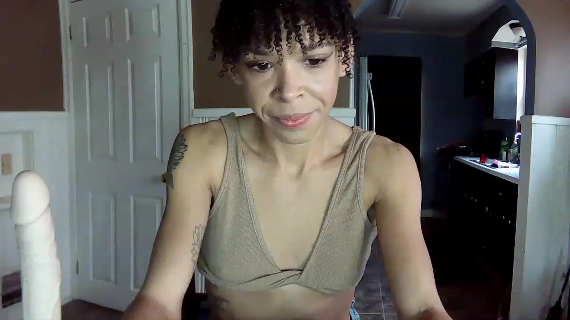 Gallery image thumbnail from SmileyAngel44's myfreecams stream on, 12/15/2022, 13:55 image 7 of 20
