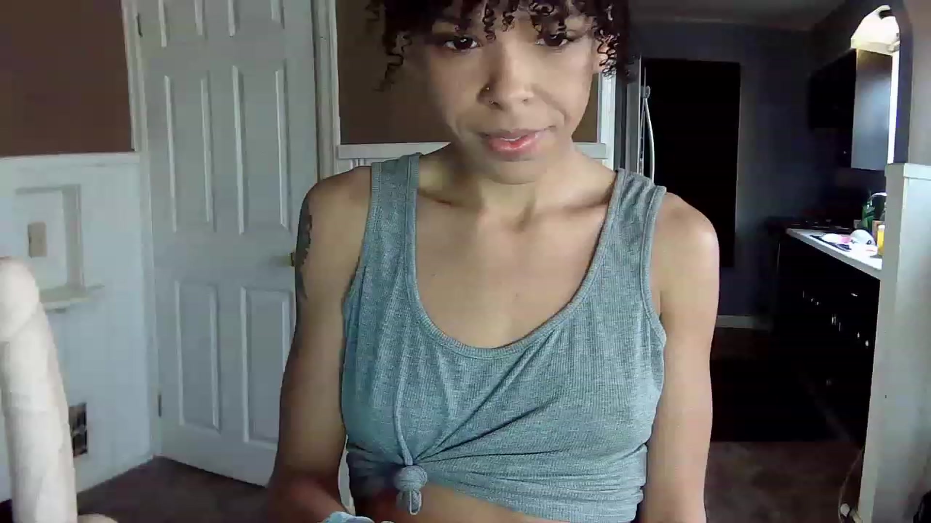 Gallery image thumbnail from SmileyAngel44's myfreecams stream on, 12/16/2022, 14:08 image 8 of 20
