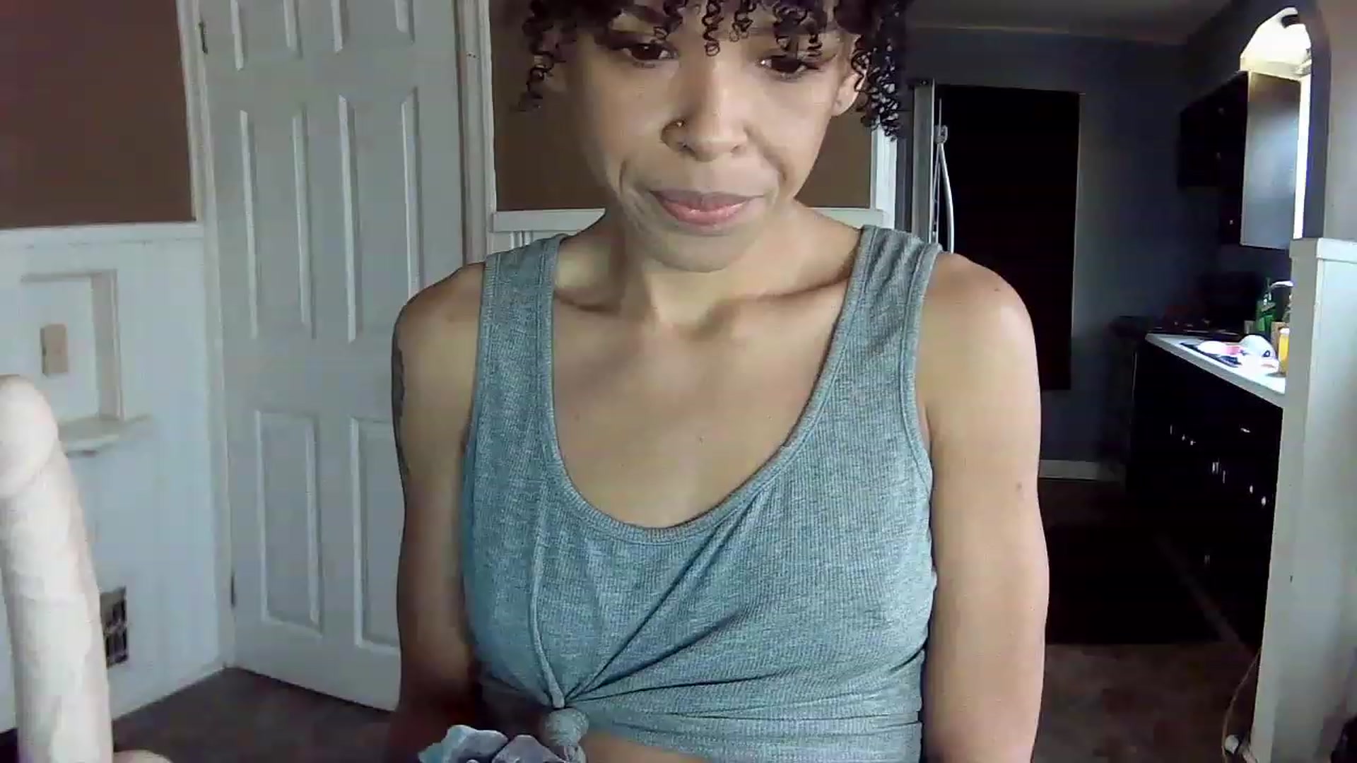 Gallery image thumbnail from SmileyAngel44's myfreecams stream on, 12/16/2022, 14:08 image 6 of 20