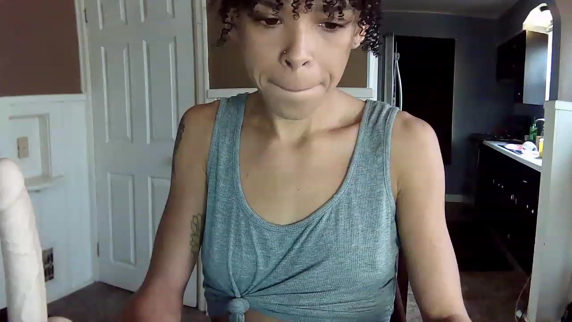Gallery image thumbnail from SmileyAngel44's myfreecams stream on, 12/16/2022, 14:08 image 10 of 20
