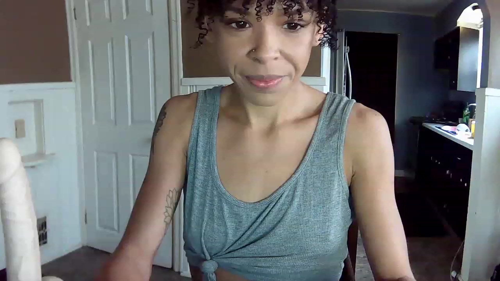 Gallery image thumbnail from SmileyAngel44's myfreecams stream on, 12/16/2022, 14:08 image 19 of 20