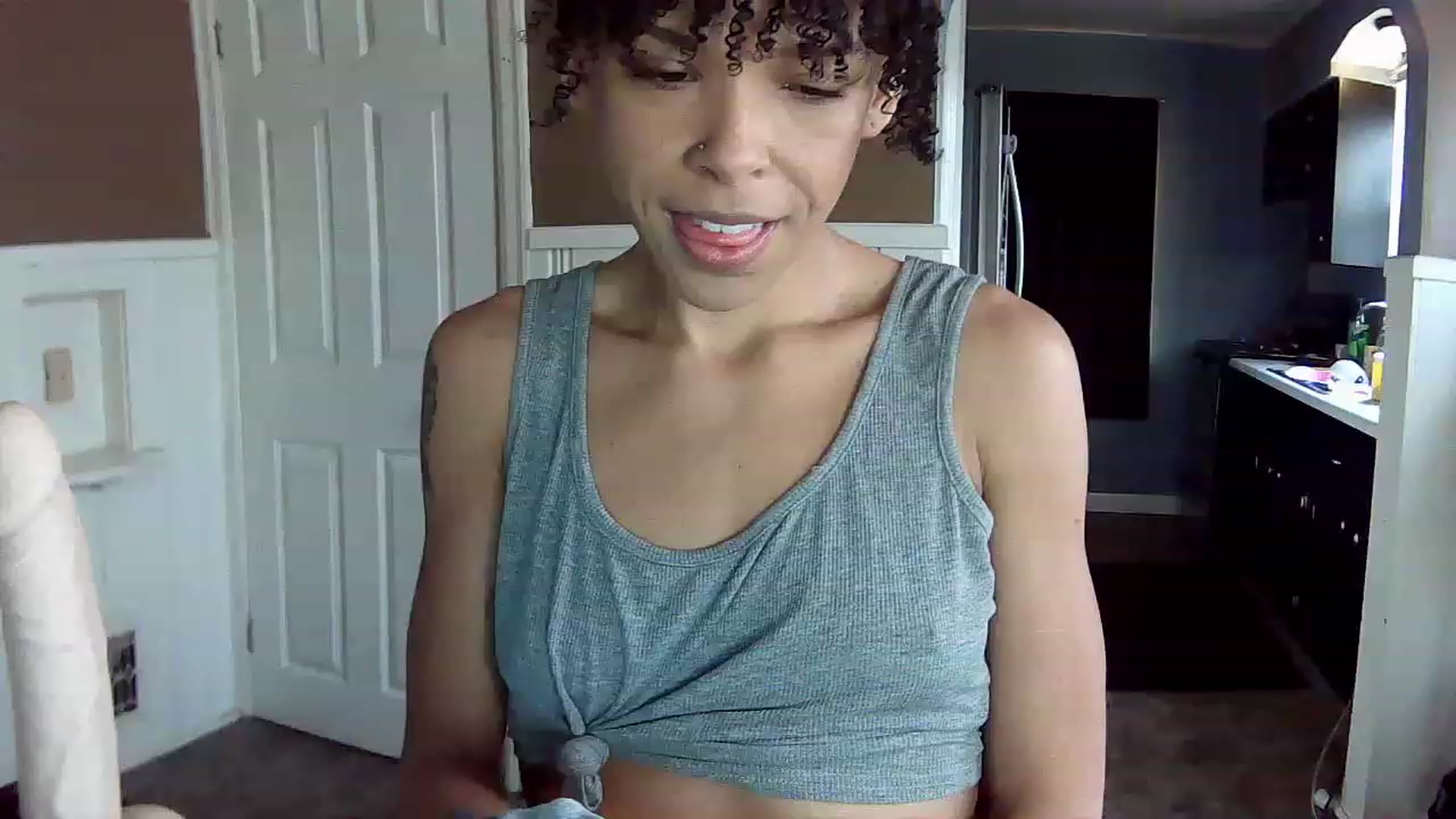 Gallery image thumbnail from SmileyAngel44's myfreecams stream on, 12/16/2022, 14:08 image 16 of 20