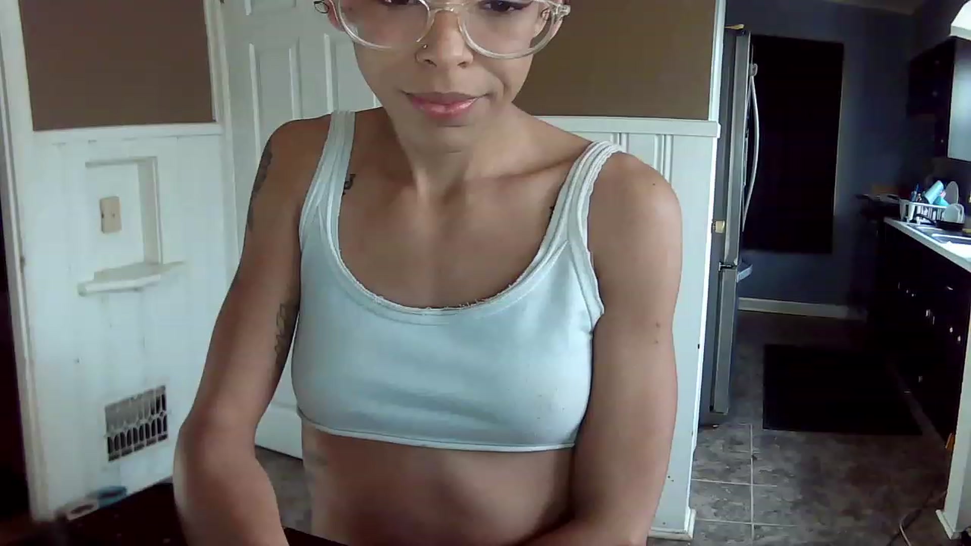 Gallery image thumbnail from SmileyAngel44's myfreecams stream on, 12/19/2022, 14:57 image 9 of 20
