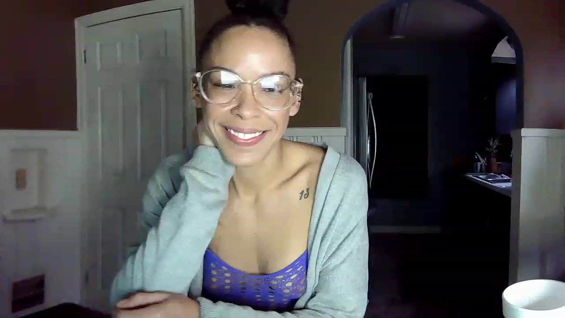 Gallery image thumbnail from SmileyAngel44's myfreecams stream on, 12/30/2022, 13:28 image 13 of 20
