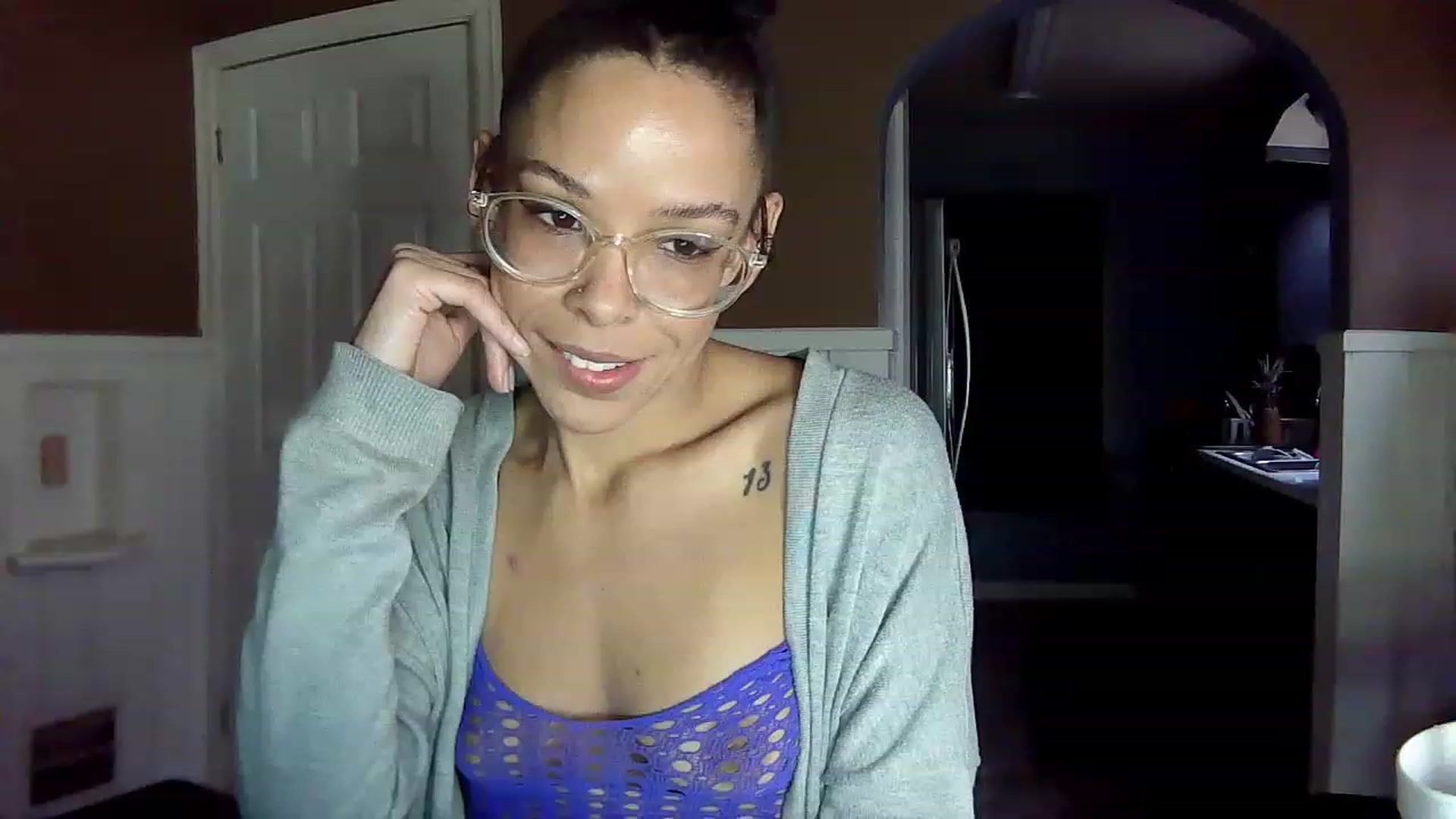 Gallery image thumbnail from SmileyAngel44's myfreecams stream on, 12/30/2022, 13:28 image 19 of 20