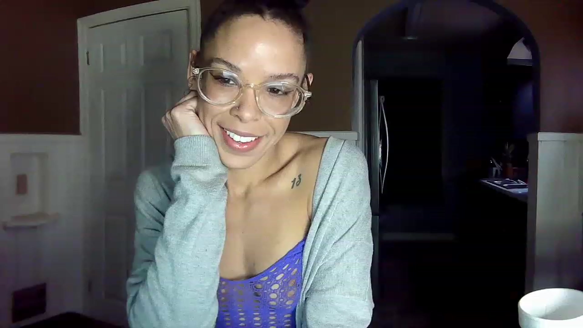 Gallery image thumbnail from SmileyAngel44's myfreecams stream on, 12/30/2022, 13:28 image 2 of 20
