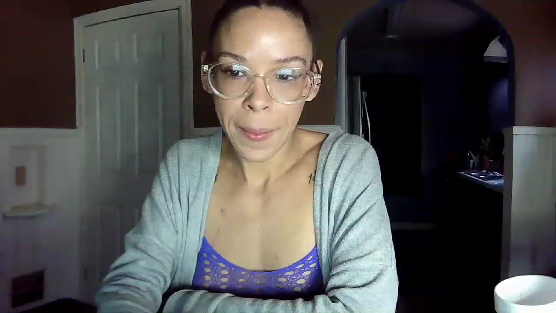 Gallery image thumbnail from SmileyAngel44's myfreecams stream on, 12/30/2022, 13:28 image 9 of 20