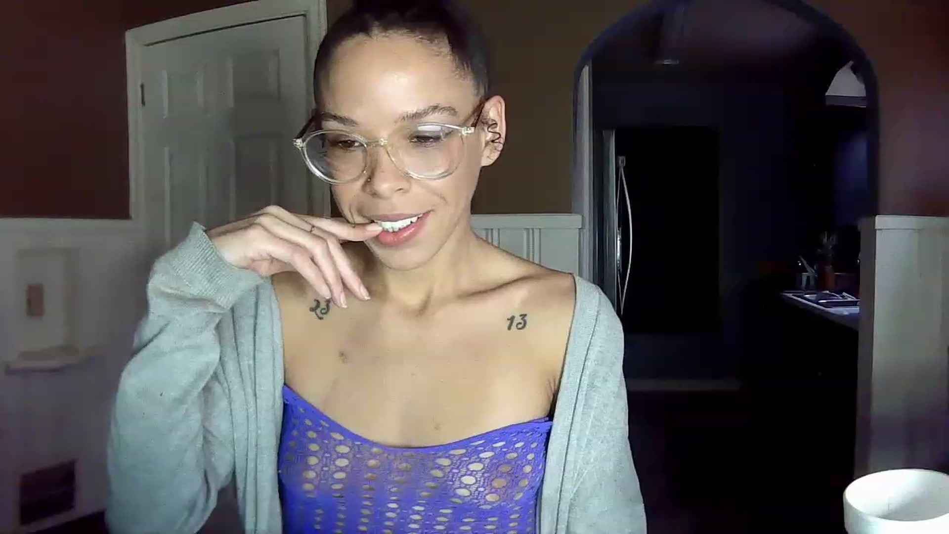 Gallery image thumbnail from SmileyAngel44's myfreecams stream on, 12/30/2022, 13:28 image 3 of 20