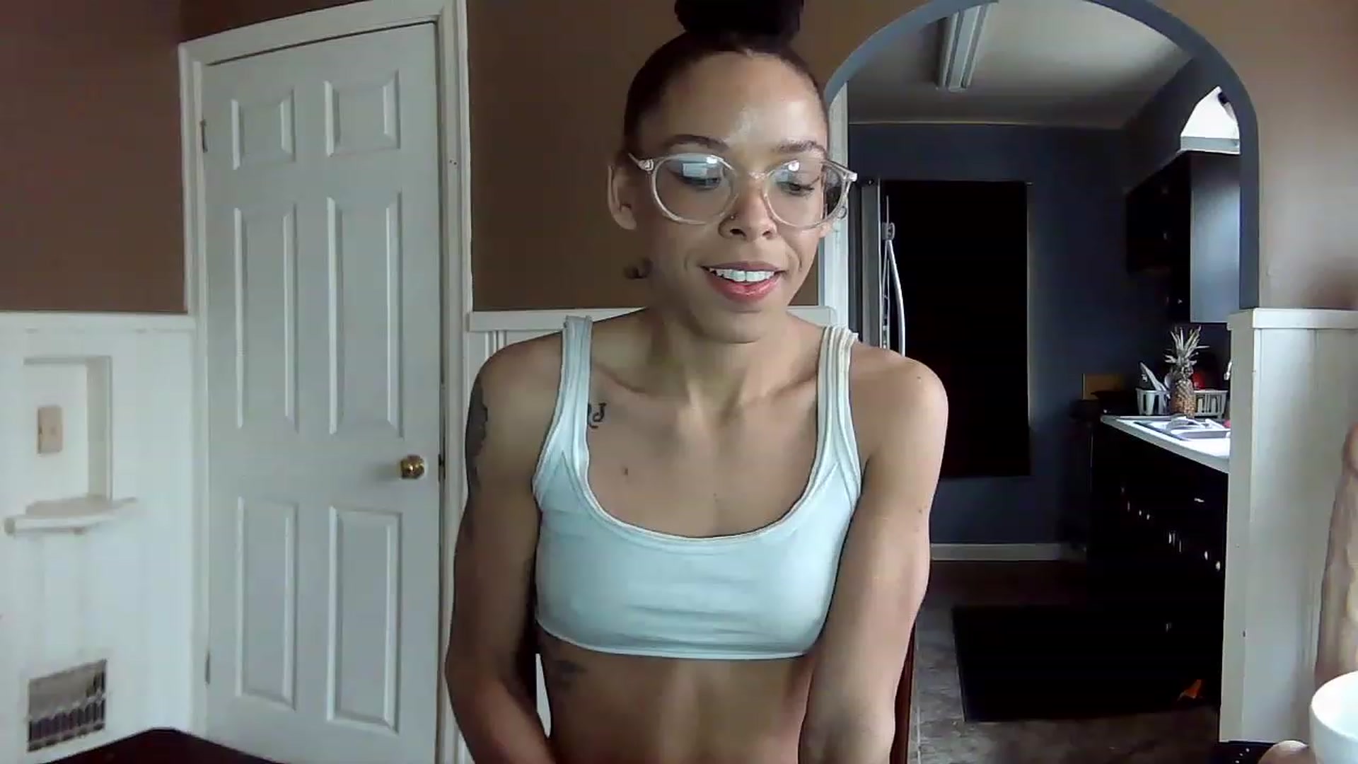 Gallery image thumbnail from SmileyAngel44's myfreecams stream on, 12/30/2022, 15:10 image 12 of 20