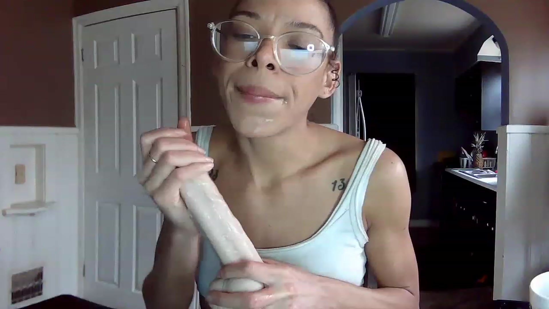 Gallery image thumbnail from SmileyAngel44's myfreecams stream on, 12/30/2022, 15:10 image 7 of 20