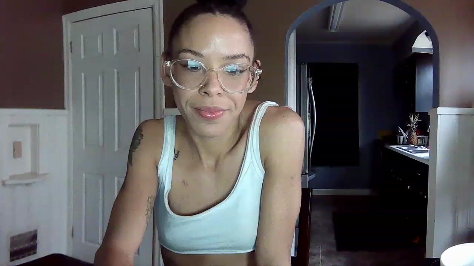 Gallery image thumbnail from SmileyAngel44's myfreecams stream on, 12/30/2022, 15:10 image 2 of 20