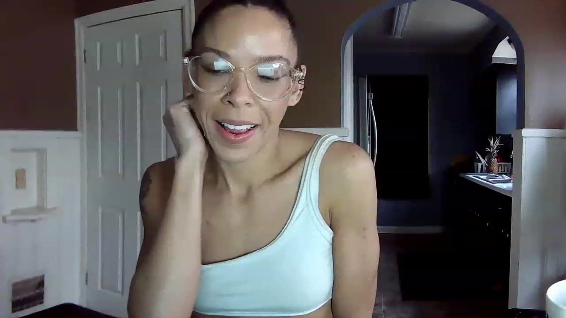 Gallery image thumbnail from SmileyAngel44's myfreecams stream on, 12/30/2022, 15:10 image 3 of 20
