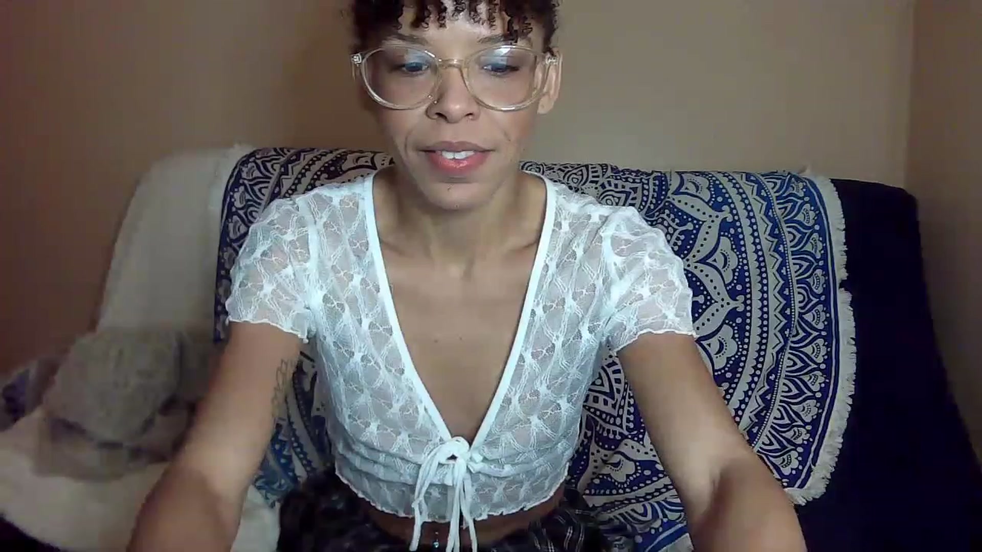 Gallery image thumbnail from SmileyAngel44's myfreecams stream on, 03/09/2023, 14:50 image 13 of 20