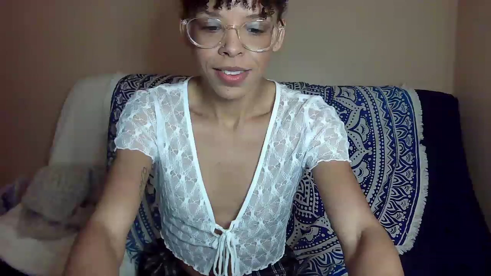 Gallery image thumbnail from SmileyAngel44's myfreecams stream on, 03/09/2023, 14:50 image 15 of 20