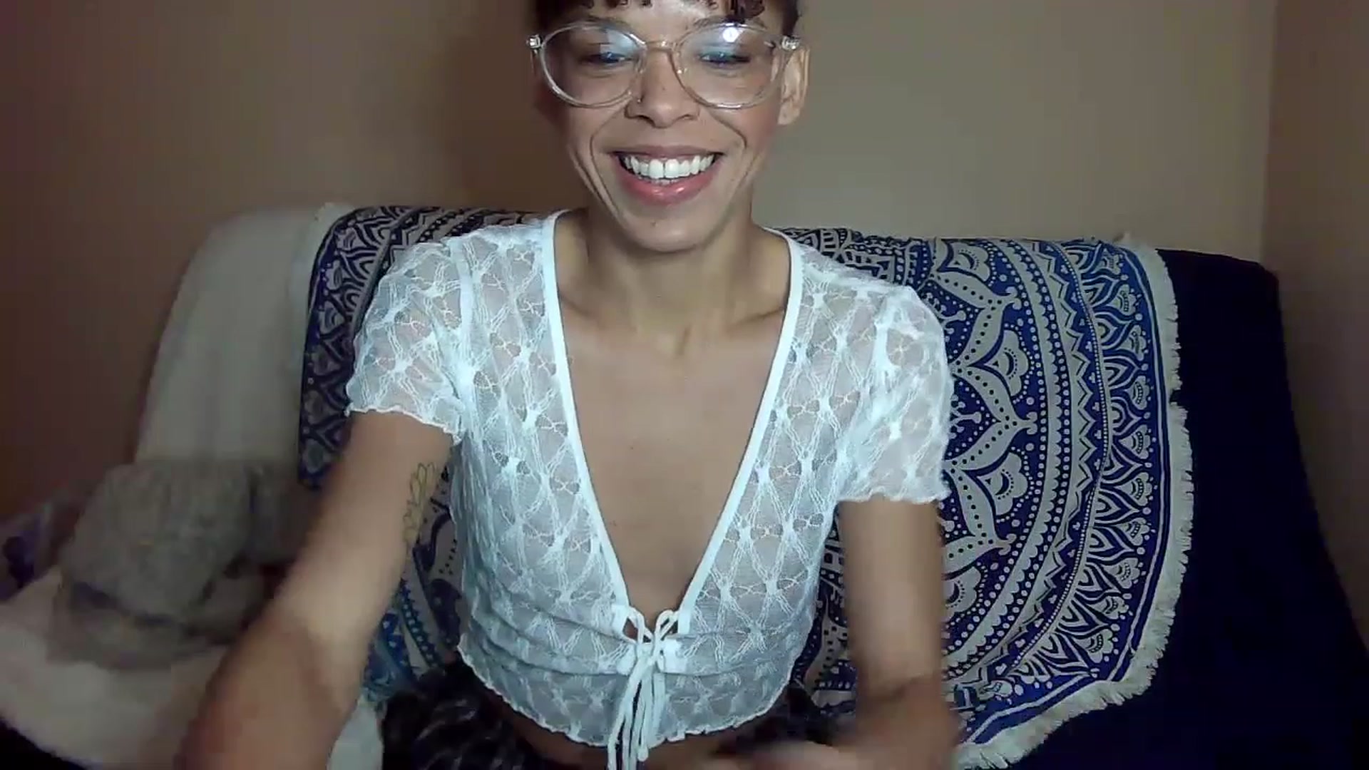 Gallery image thumbnail from SmileyAngel44's myfreecams stream on, 03/09/2023, 14:50 image 14 of 20