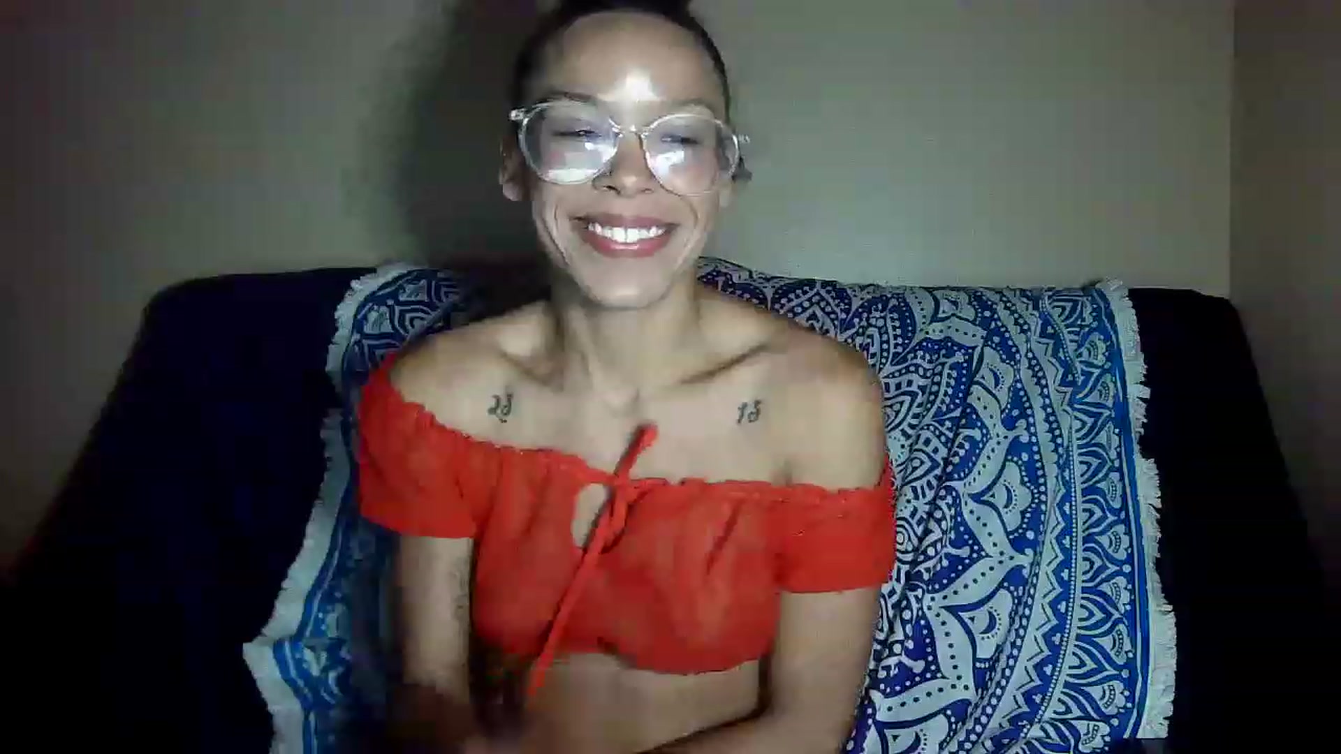 Gallery image thumbnail from SmileyAngel44's myfreecams stream on, 06/16/2023, 15:23 image 6 of 20