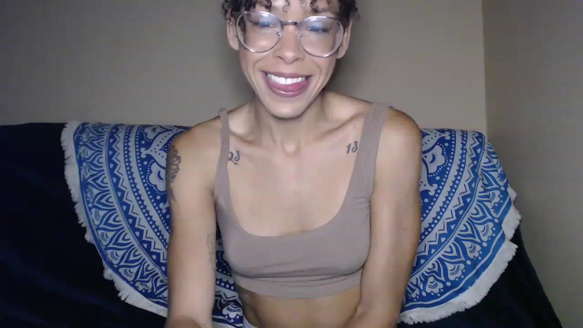 Gallery image thumbnail from SmileyAngel44's myfreecams stream on, 08/22/2023, 13:53 image 2 of 20