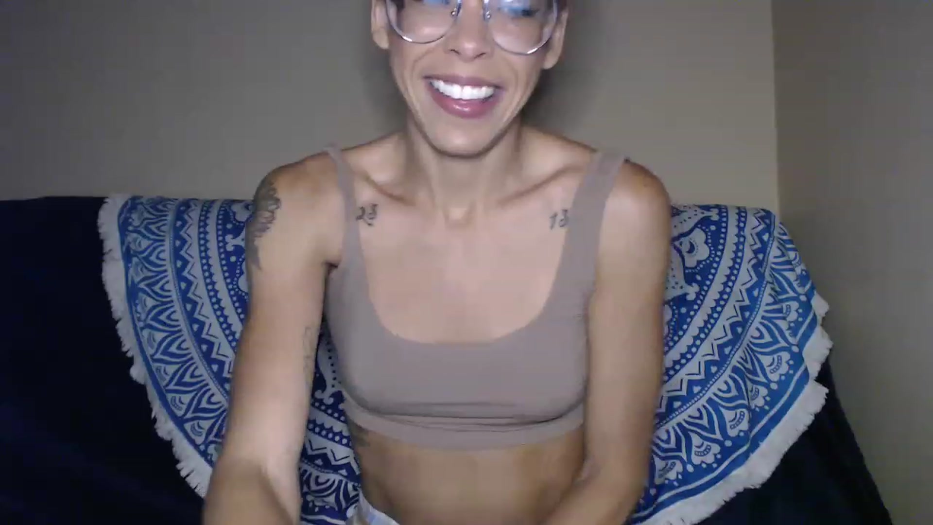 Gallery image thumbnail from SmileyAngel44's myfreecams stream on, 08/22/2023, 13:53 image 14 of 20