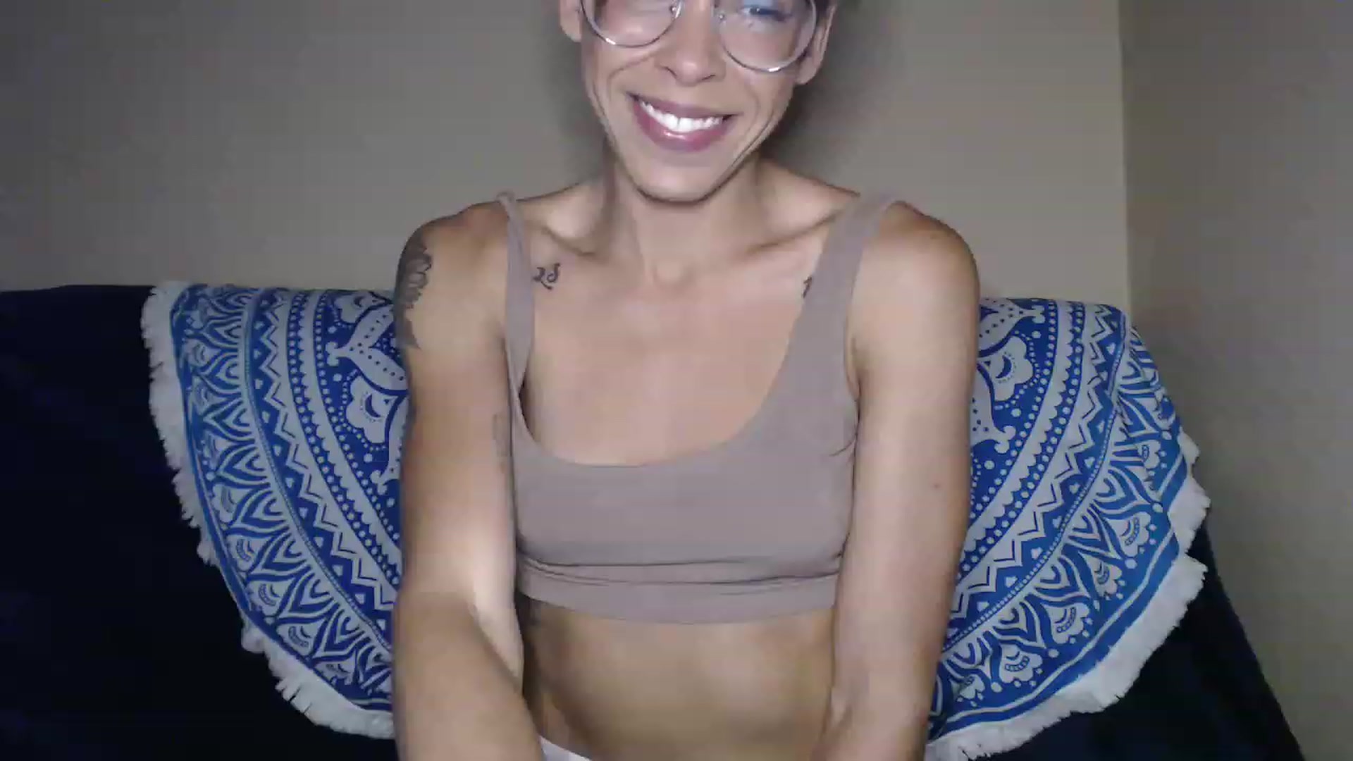 Gallery image thumbnail from SmileyAngel44's myfreecams stream on, 08/22/2023, 13:53 image 7 of 20