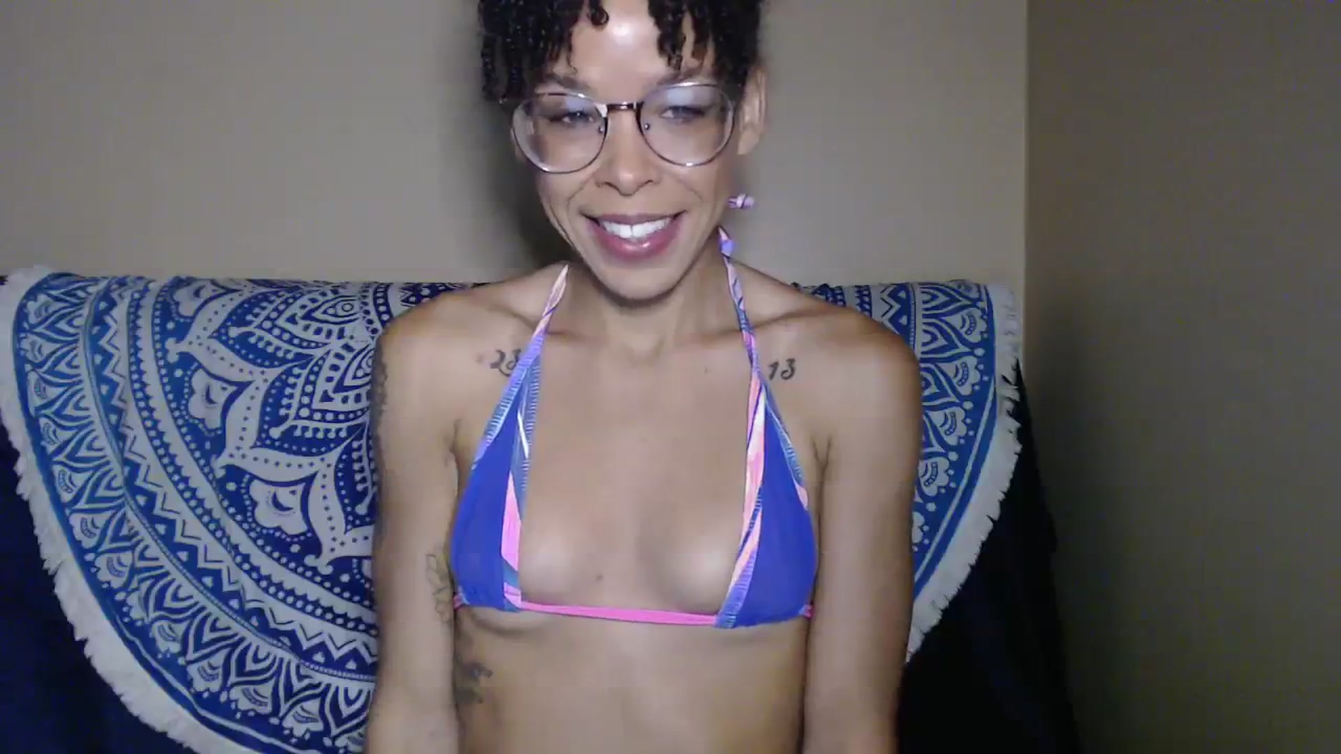 Gallery image thumbnail from SmileyAngel44's myfreecams stream on, 08/29/2023, 13:43 image 13 of 20