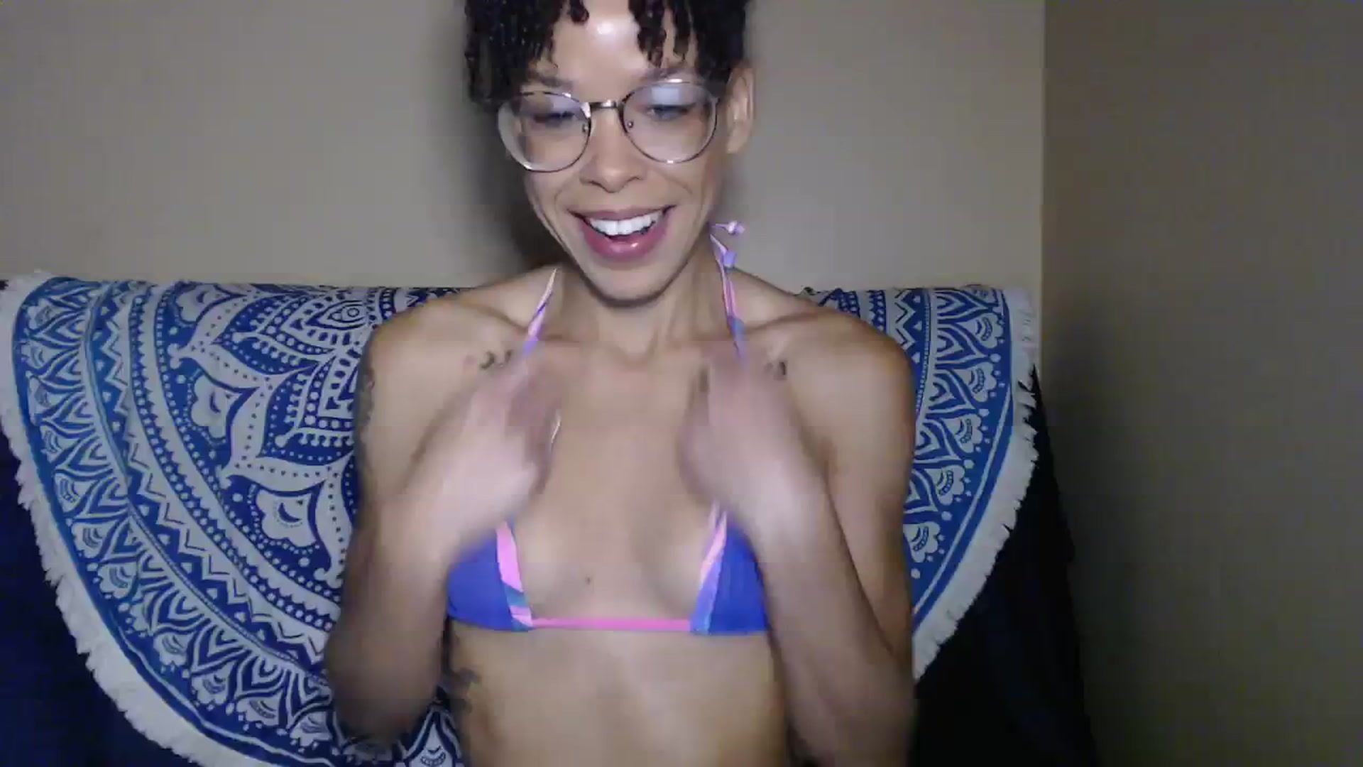 Gallery image thumbnail from SmileyAngel44's myfreecams stream on, 08/29/2023, 13:43 image 14 of 20