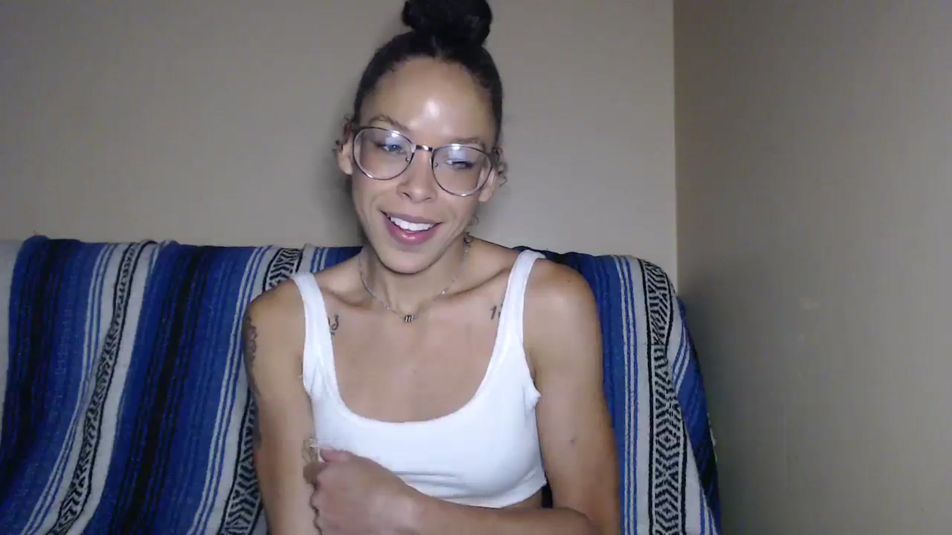 Gallery image thumbnail from SmileyAngel44's myfreecams stream on, 09/06/2023, 13:30 image 5 of 20