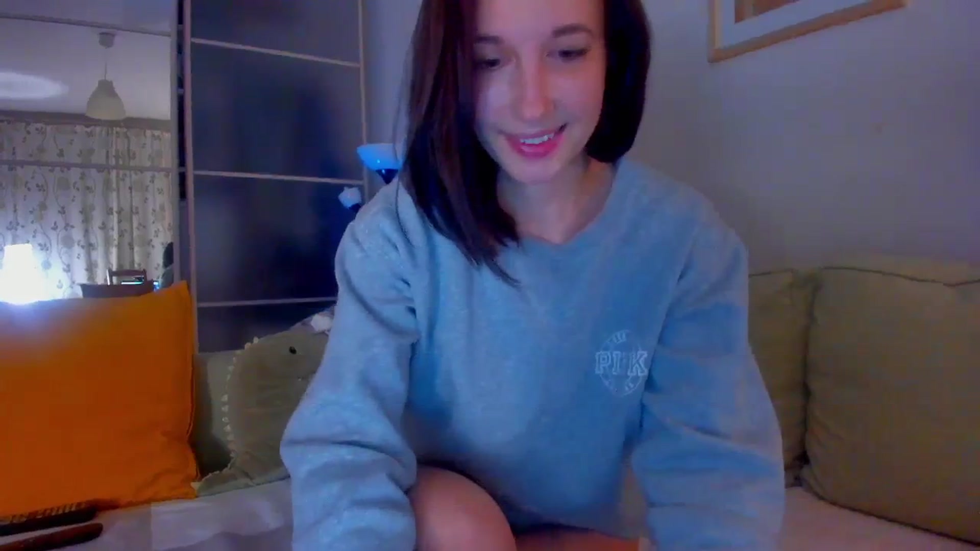 Gallery image thumbnail from SmileyCAT's myfreecams stream on, 04/10/2024, 17:27 image 10 of 20