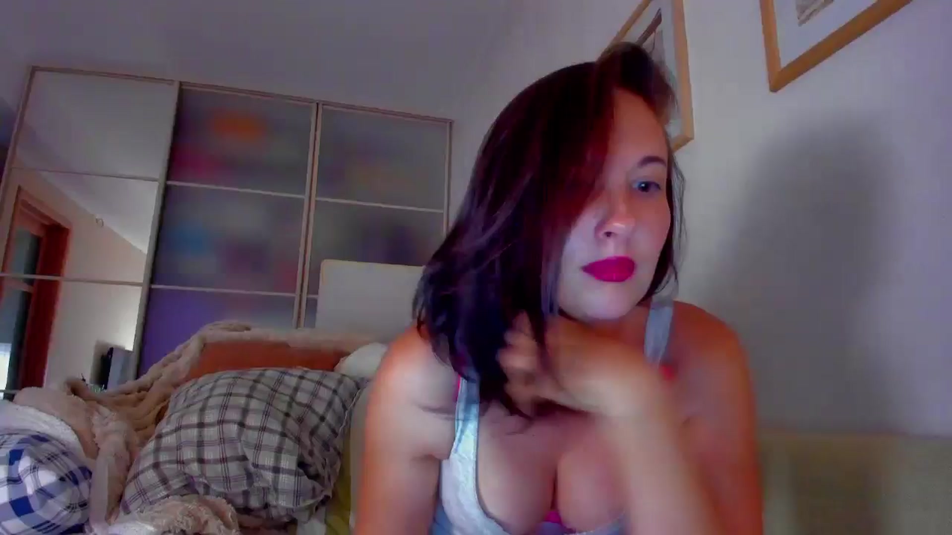Gallery image thumbnail from SmileyCAT's myfreecams stream on, 07/12/2024, 19:25 image 17 of 20