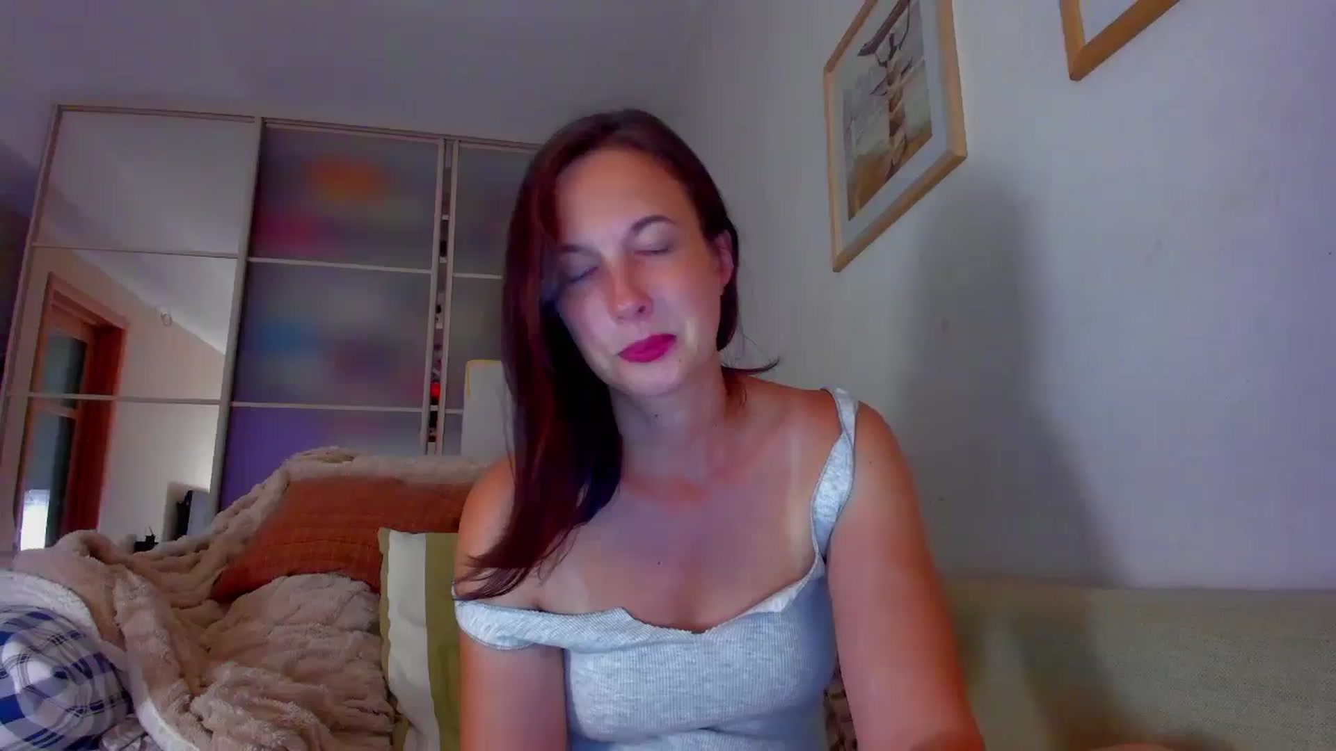Gallery image thumbnail from SmileyCAT's myfreecams stream on, 07/12/2024, 20:50 image 16 of 20