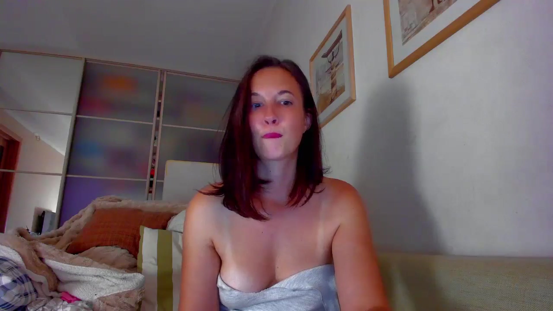 Gallery image thumbnail from SmileyCAT's myfreecams stream on, 07/12/2024, 21:34 image 3 of 20