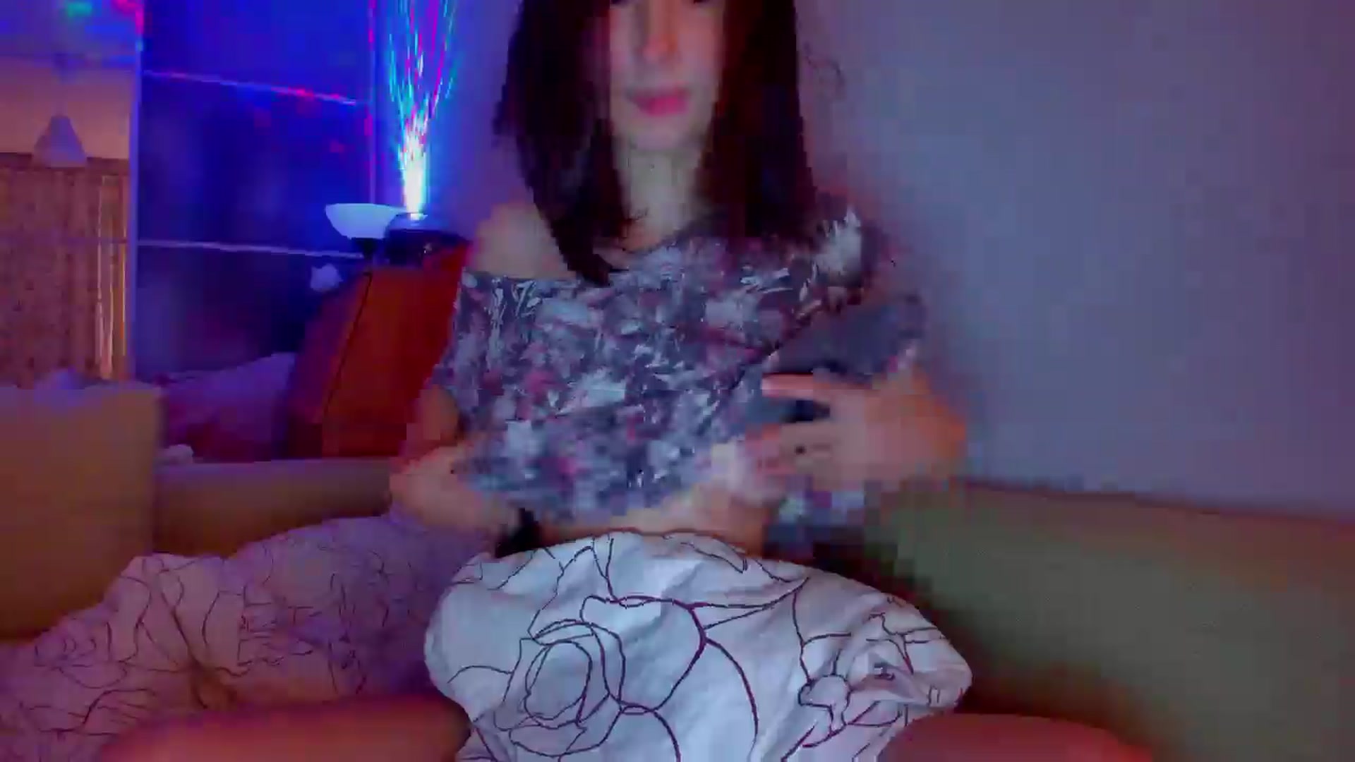 Gallery image thumbnail from SmileyCAT's myfreecams stream on, 12/22/2024, 17:37 image 12 of 20