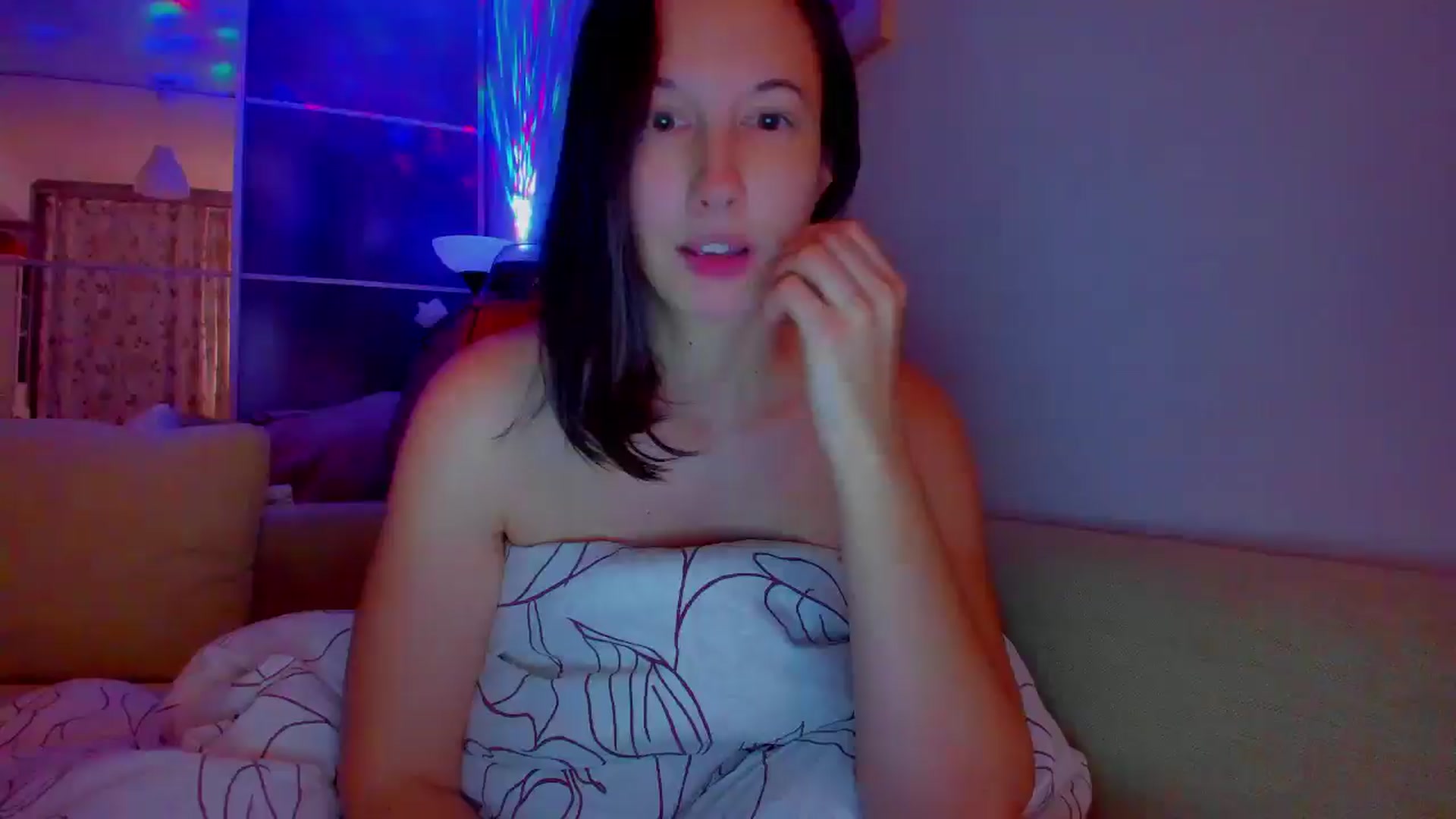 Gallery image thumbnail from SmileyCAT's myfreecams stream on, 12/22/2024, 18:37 image 6 of 20