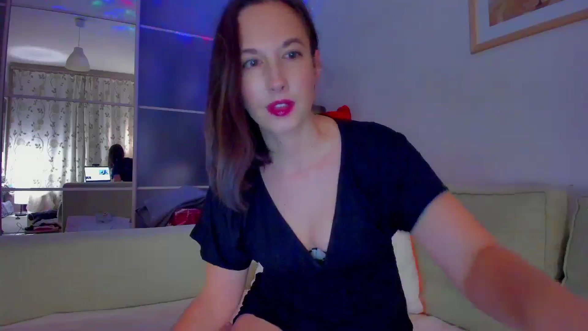 Gallery image thumbnail from SmileyCAT's myfreecams stream on, 12/25/2024, 17:32 image 11 of 20