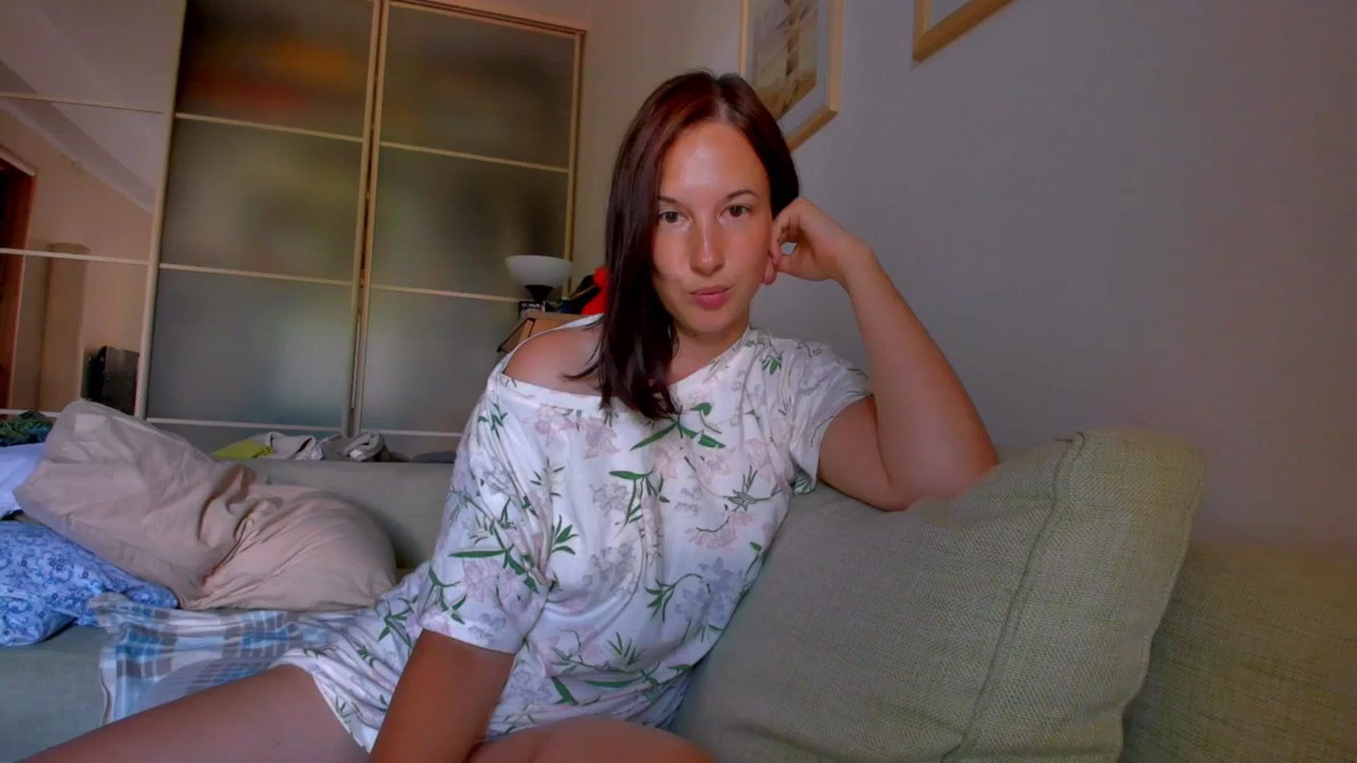 Gallery image thumbnail from SmileyCAT's myfreecams stream on, 06/18/2025, 12:18 image 5 of 20