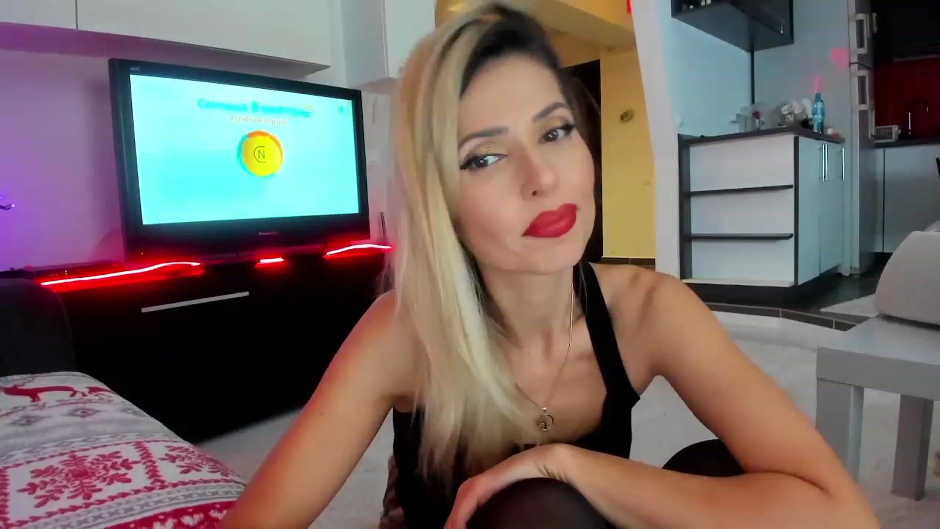 Gallery image thumbnail from SmileyNewYear's myfreecams stream on, 12/30/2023, 24:04 image 2 of 20