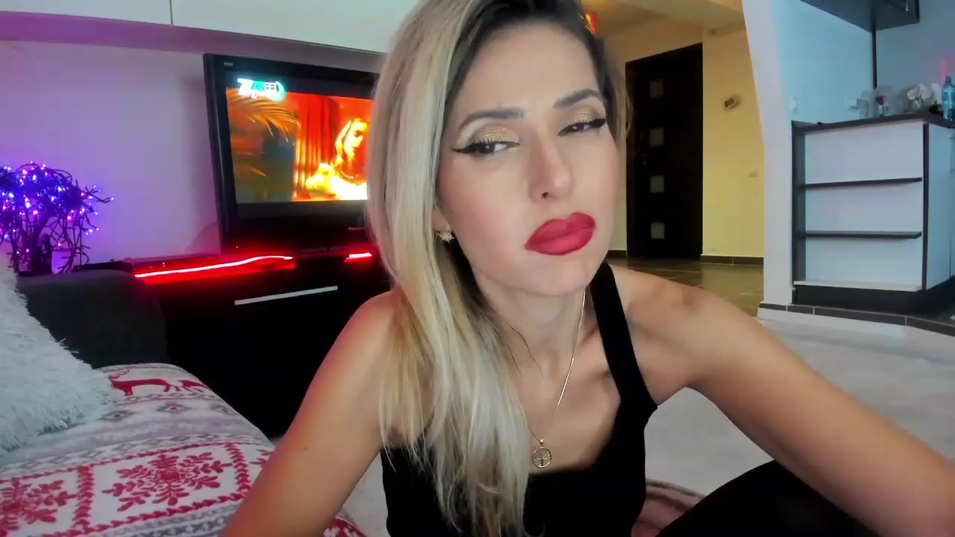 Gallery image thumbnail from SmileyNewYear's myfreecams stream on, 12/30/2023, 24:04 image 20 of 20