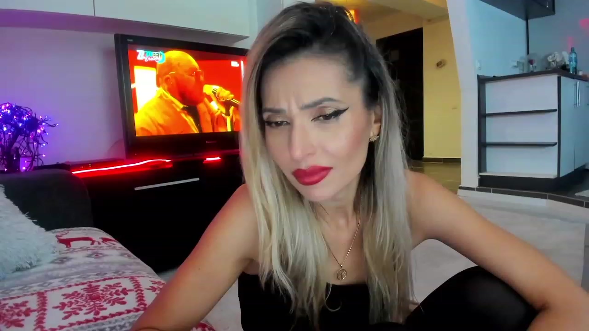 Gallery image thumbnail from SmileyNewYear's myfreecams stream on, 12/30/2023, 02:04 image 11 of 20