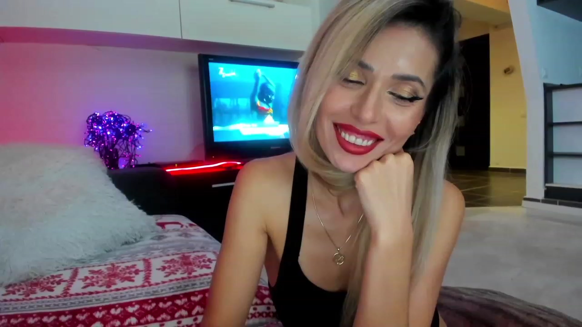Gallery image thumbnail from SmileyNewYear's myfreecams stream on, 12/30/2023, 02:04 image 16 of 20