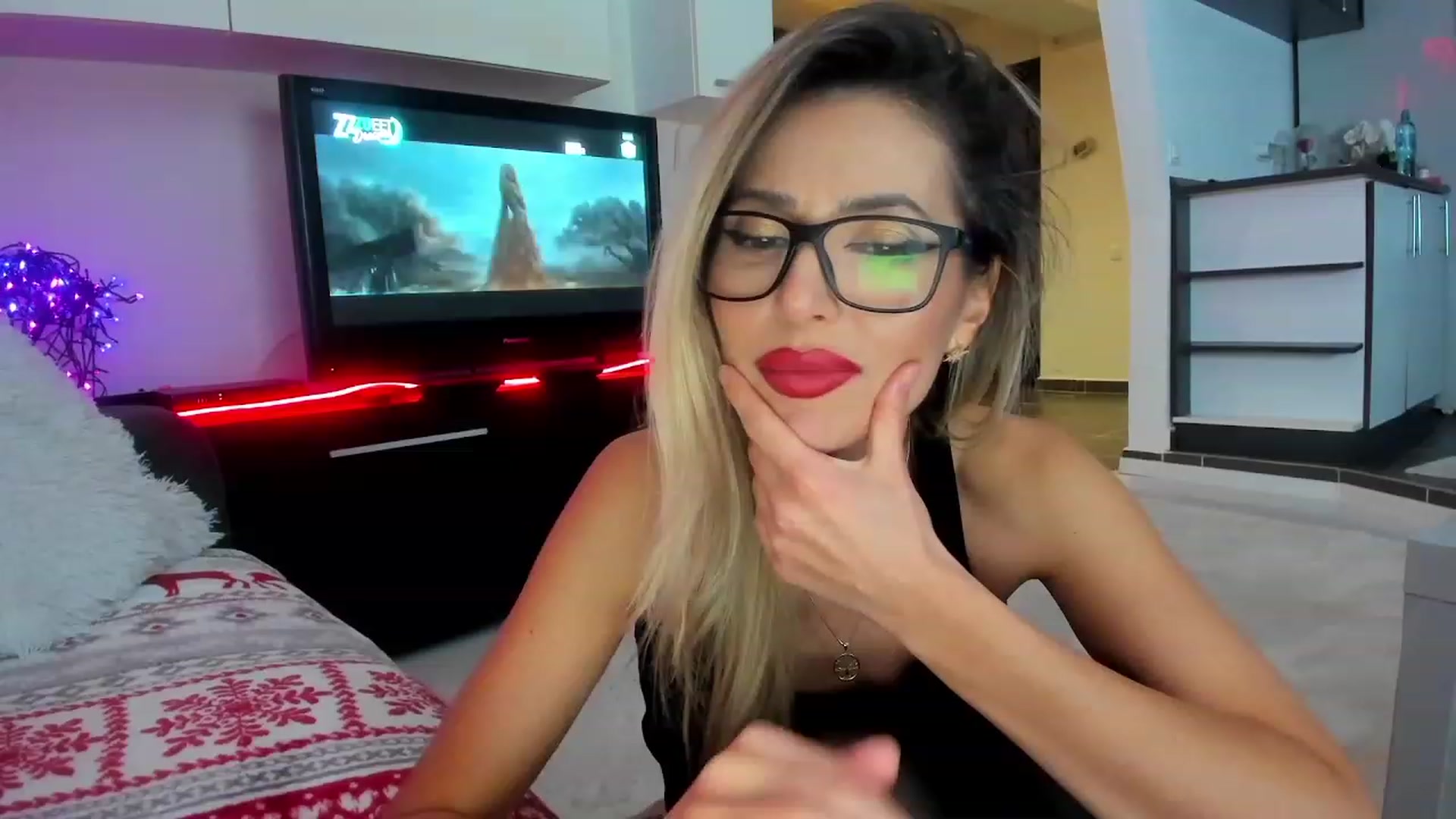 Gallery image thumbnail from SmileyNewYear's myfreecams stream on, 12/30/2023, 04:15 image 4 of 20