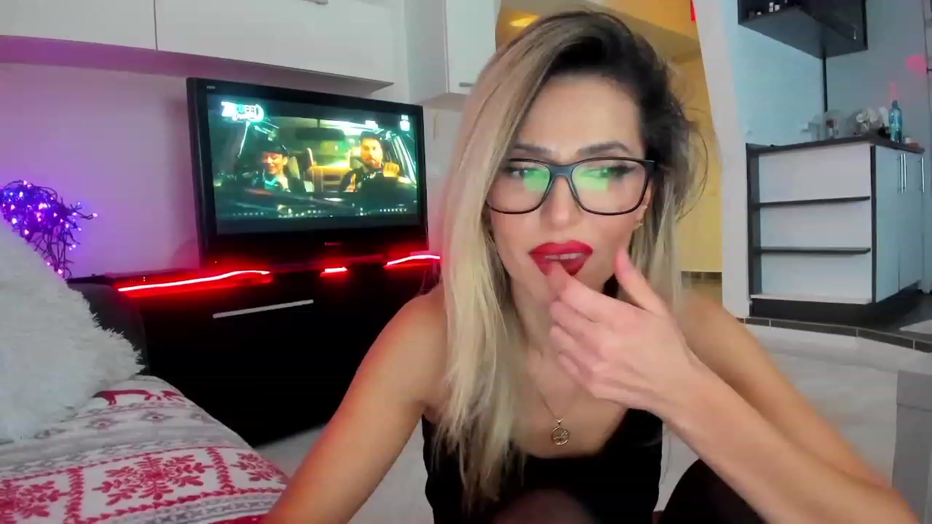 Gallery image thumbnail from SmileyNewYear's myfreecams stream on, 12/30/2023, 04:15 image 2 of 20