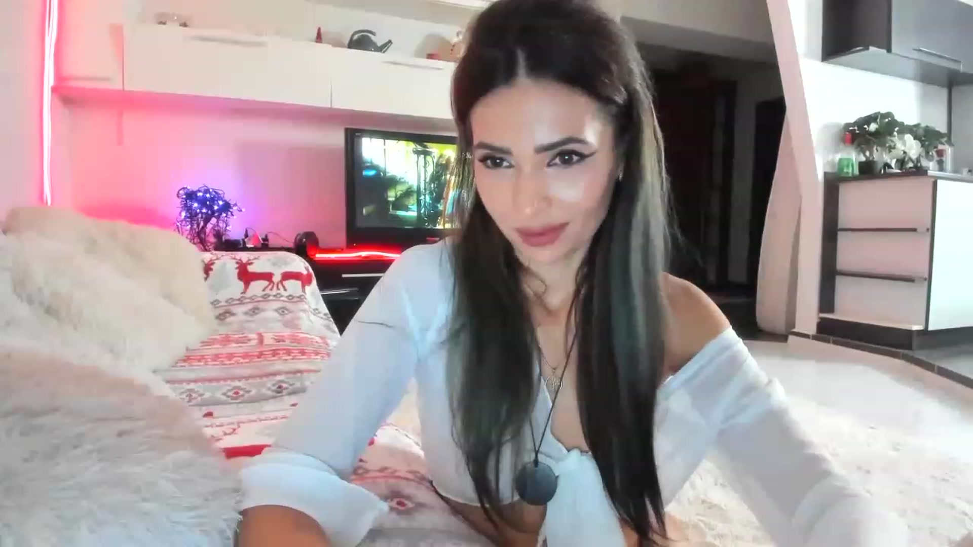 Gallery image thumbnail from SmileyTinaa's myfreecams stream on, 11/16/2022, 24:49 image 12 of 20
