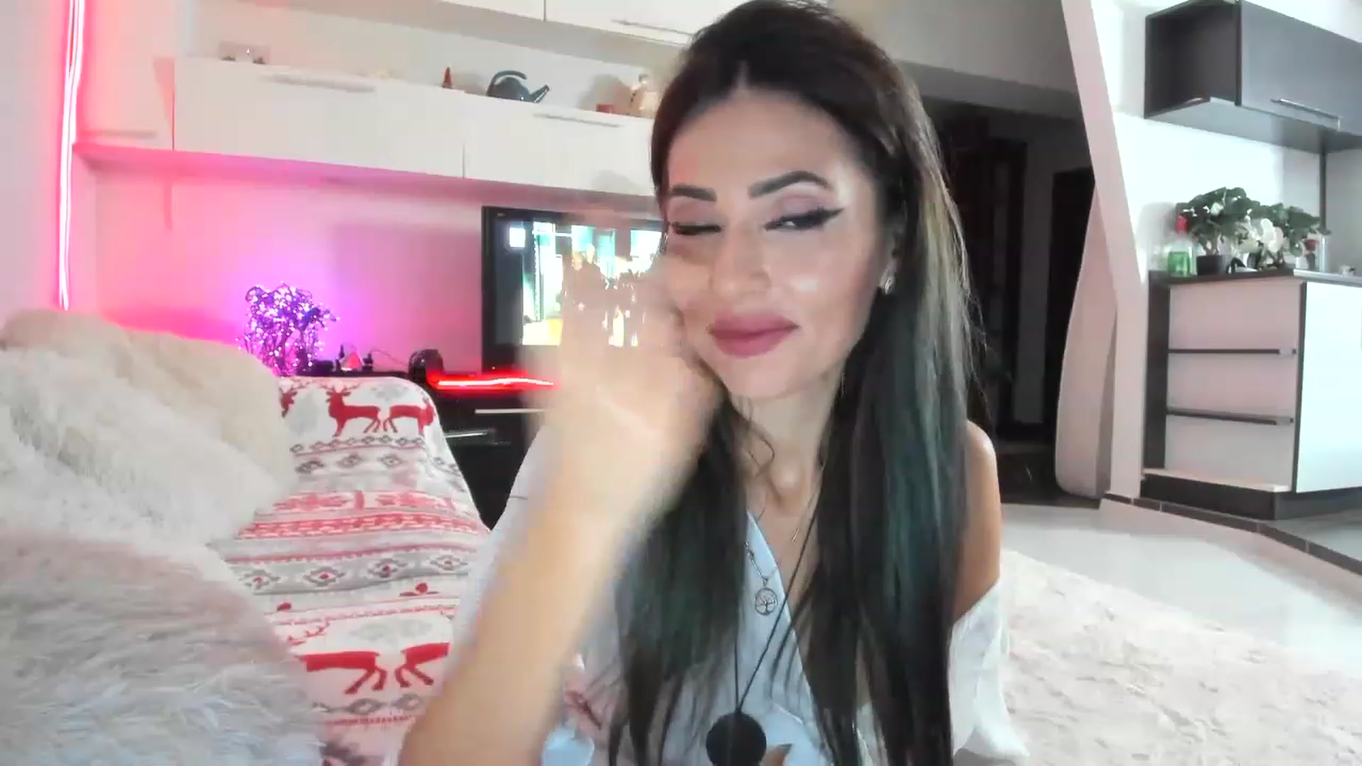 Gallery image thumbnail from SmileyTinaa's myfreecams stream on, 11/16/2022, 24:49 image 9 of 20