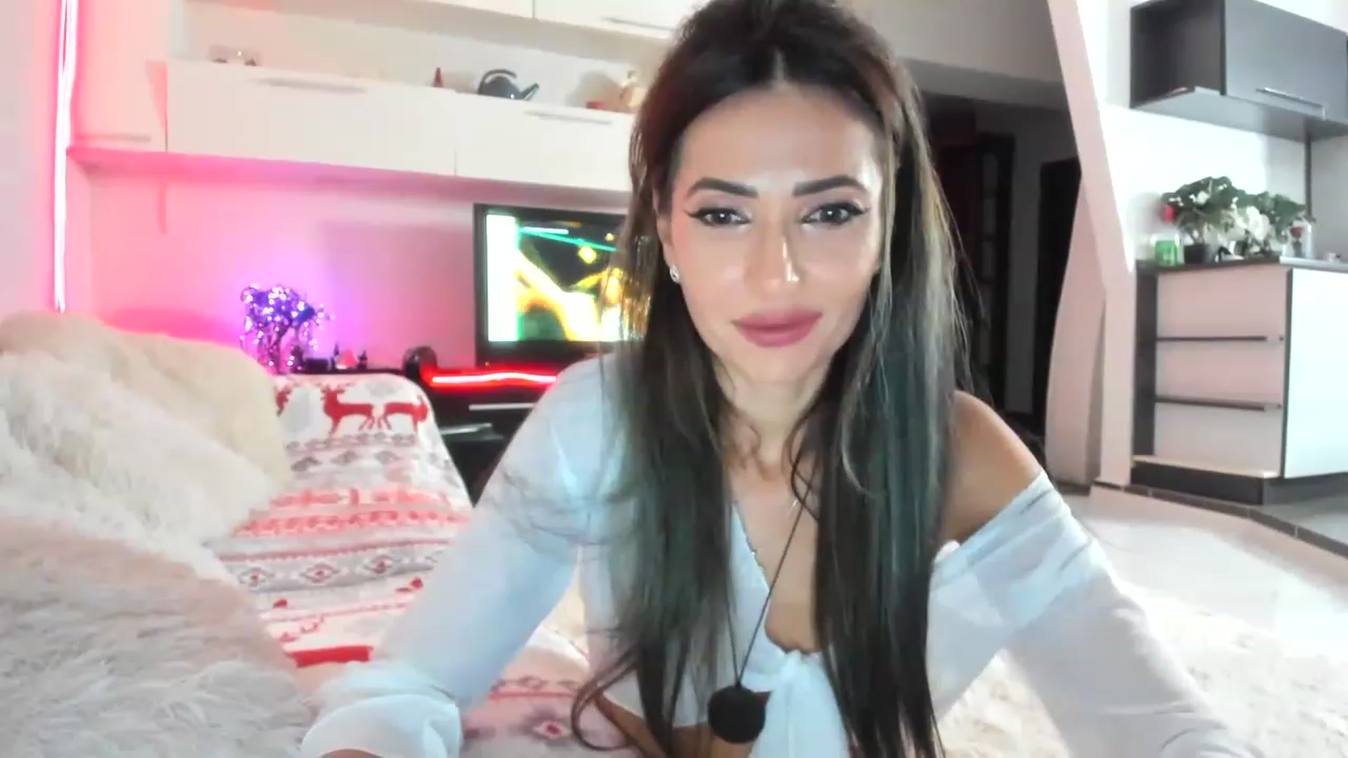 Gallery image thumbnail from SmileyTinaa's myfreecams stream on, 11/16/2022, 24:49 image 4 of 20