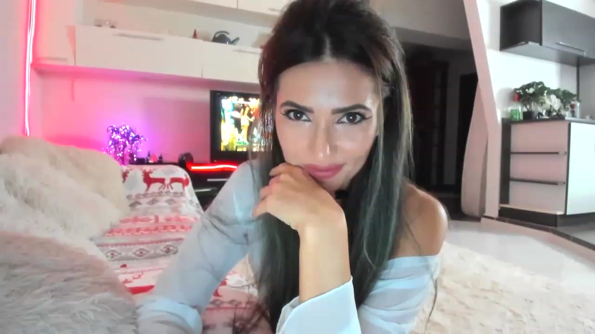 Gallery image thumbnail from SmileyTinaa's myfreecams stream on, 11/16/2022, 24:49 image 3 of 20