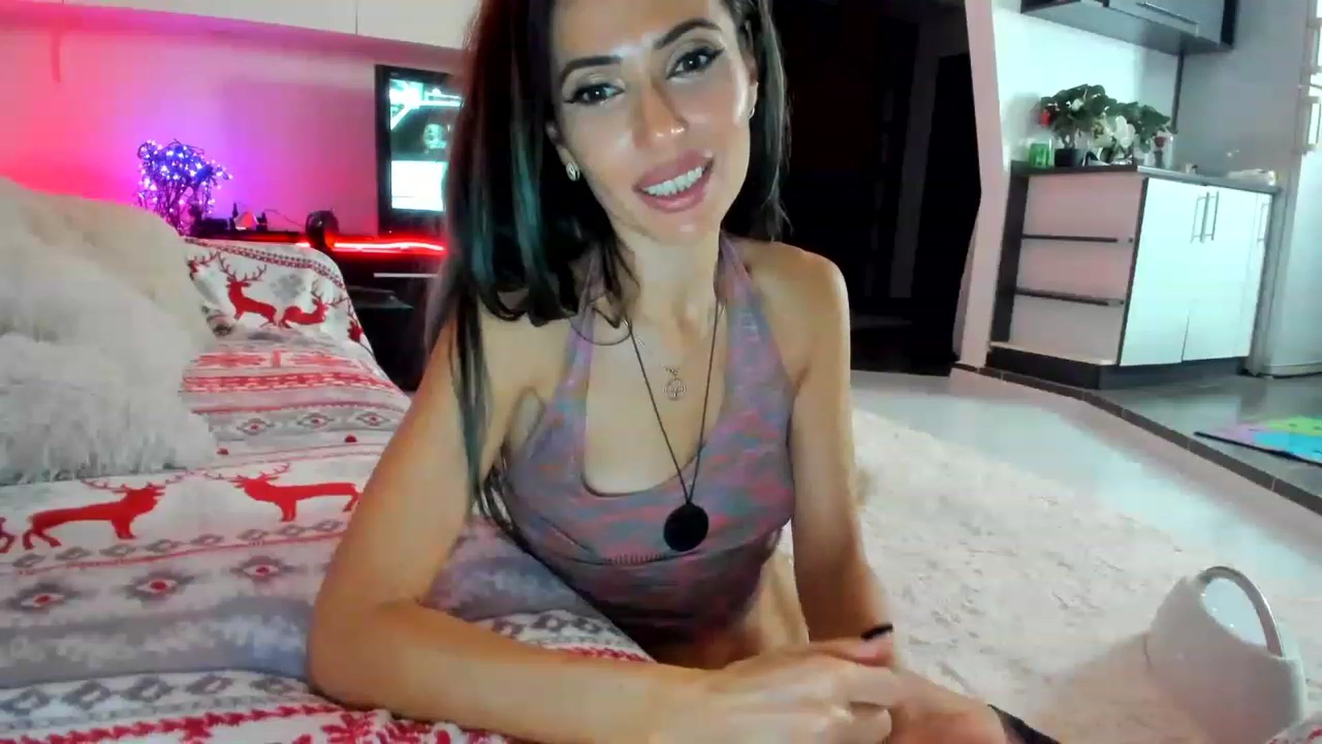 Gallery image thumbnail from SmileyTinaa's myfreecams stream on, 11/17/2022, 03:31 image 6 of 20