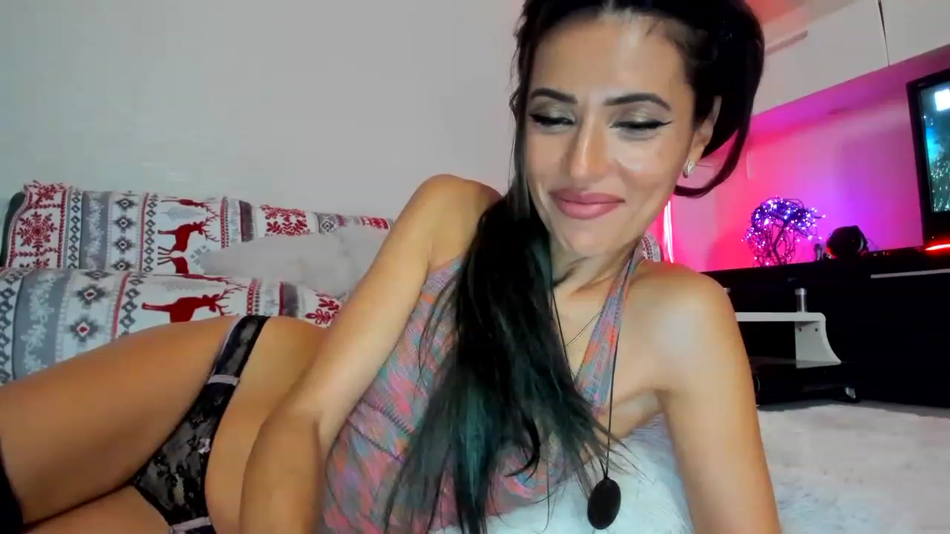 Gallery image thumbnail from SmileyTinaa's myfreecams stream on, 11/17/2022, 04:05 image 15 of 20
